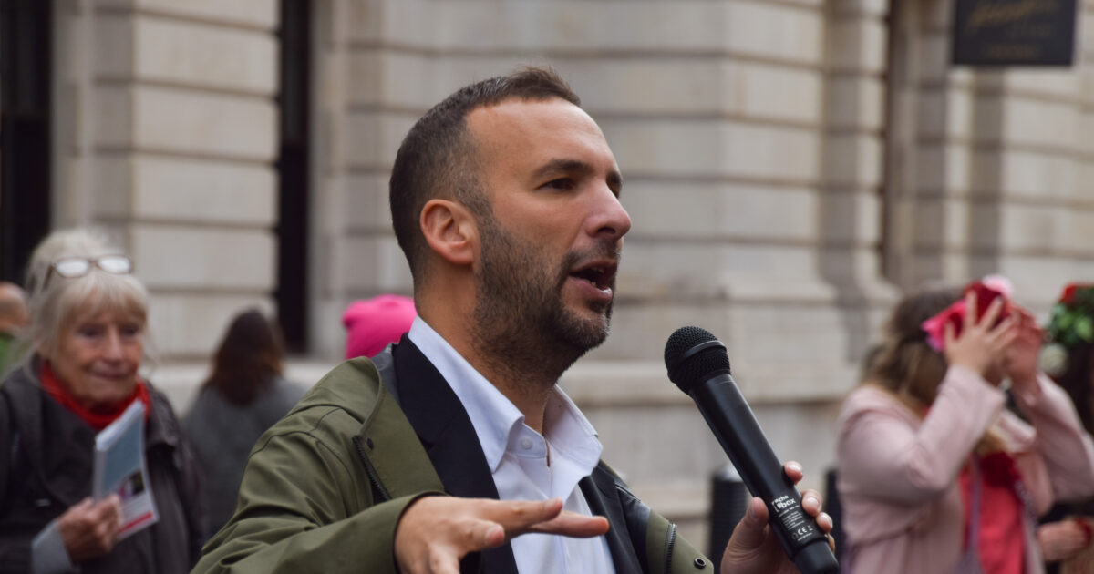 We're sorry. This image does not have any alternative text.