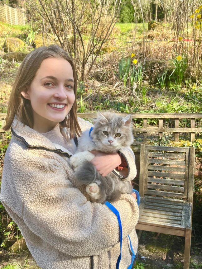 Dr Olivia Brandon works in A&E in a London hospital. 