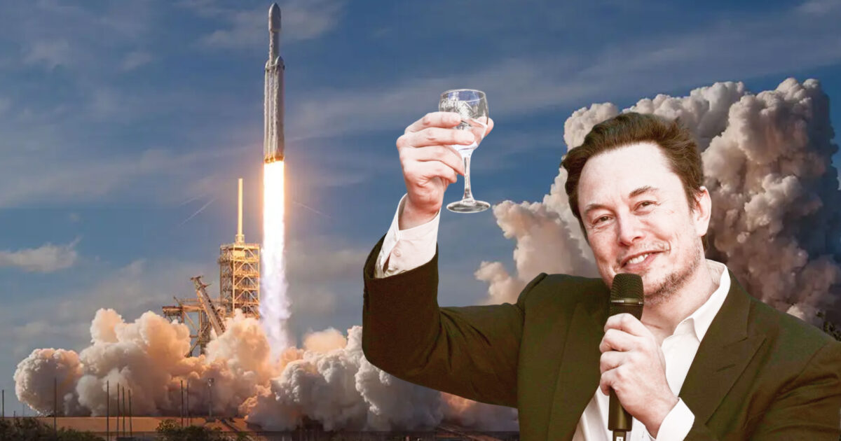 Race-Baiter Elon Musk Becomes World’s First Trillionaire