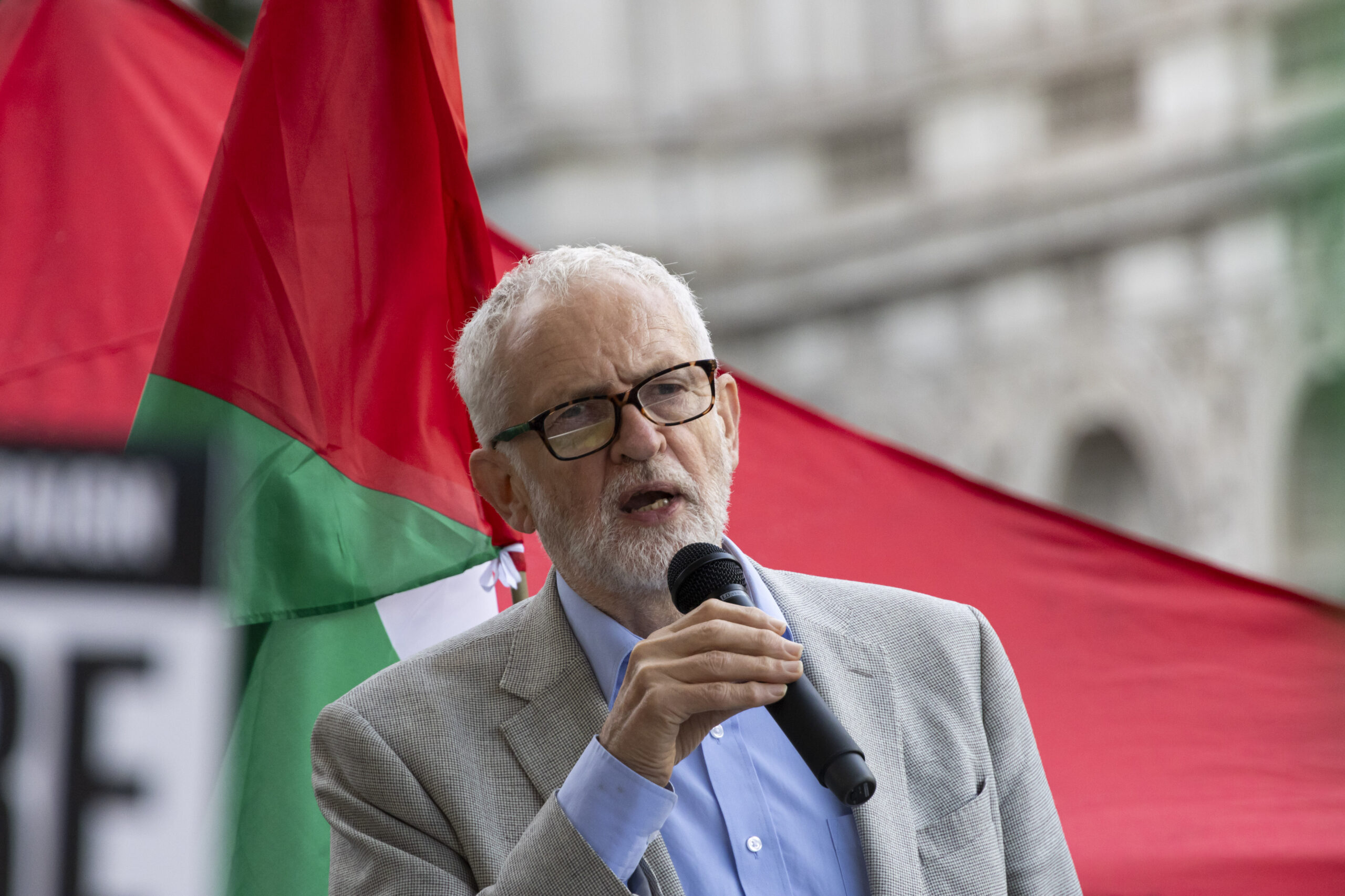 2024-09-11T000000Z_235351556_MT1NURPHO000UNHIVS_RTRMADP_3_LONDON-POLITICS-JEREMYCORBYN-PALESTINE-RALLY-scaled-1.jpg